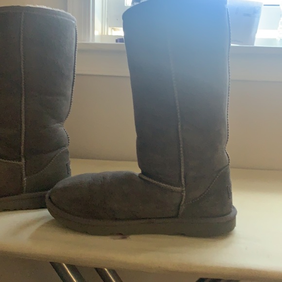 Tall Grey UGGS - Picture 5 of 9